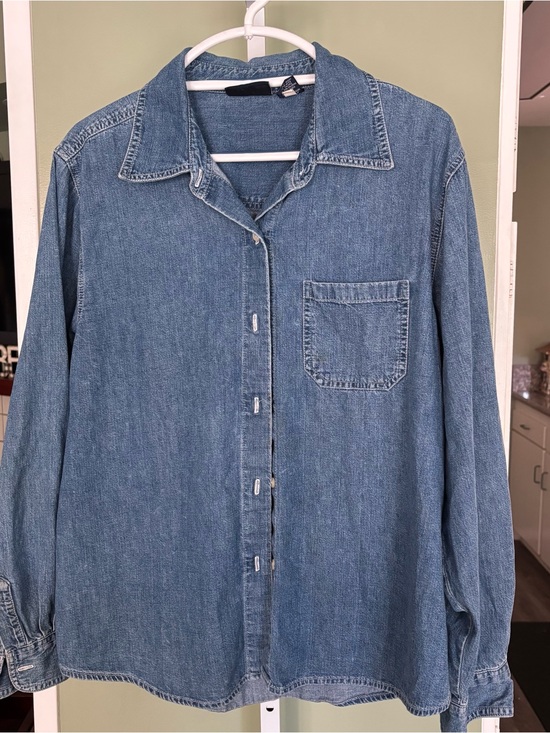 GAP Jackets & Blazers - Classic Denim Button-Up Shirt - Light Blue. Xlg